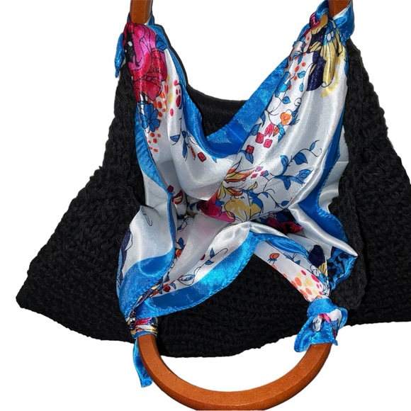 HAND CRAFTED CROCHET BLACK PURSE HANDBAG with WOOD HANDLE - Picture 5 of 5